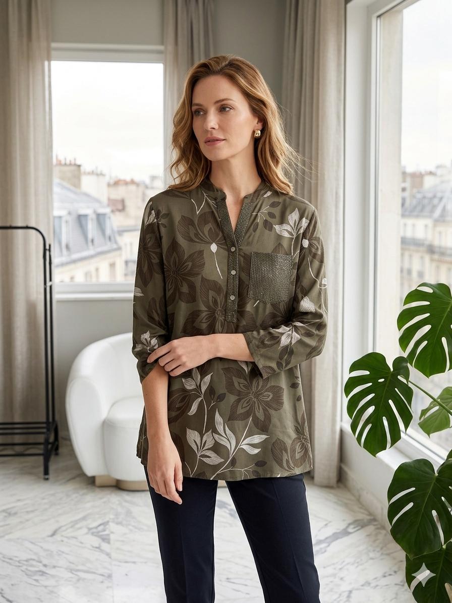 Italian Floral Collection: One-Size Viscose Blouse with Shimmering Accents